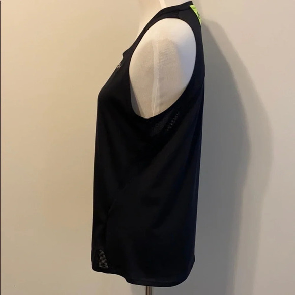 •Under Armour• Tank Top - Picture 4 of 9